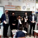 L’associazione “Alice Benvenuti” dona 500 mascherine alla scuola primaria “Anna Frank” di Oste